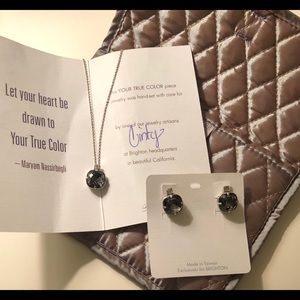 Your True Color necklace and earring set